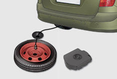 - Replacez le cône de centrage en plastique noir au centre de la roue (uniquement