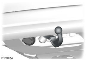 Le bras de boule de remorquage s'abaisse