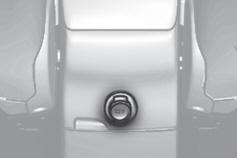 - Pour brancher un accessoire 12 V (puissance maxi: 120 W), retirez